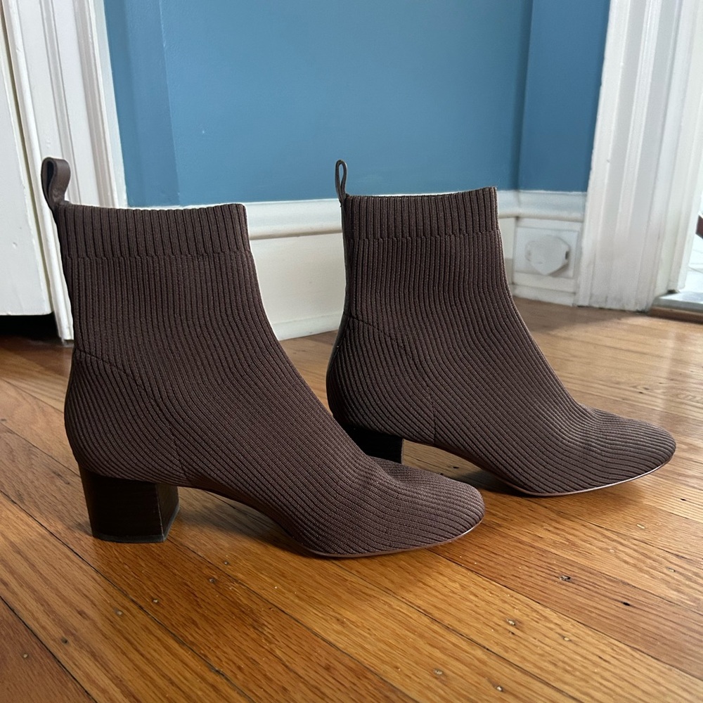 Everlane The Glove Bootie. Sz 9 Dark Brown